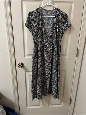 Old Navy Black and White Leopard-Print Wrap-Style Midi Dress